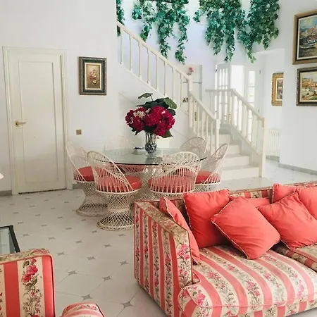 Estilo Californiano Con Piscina