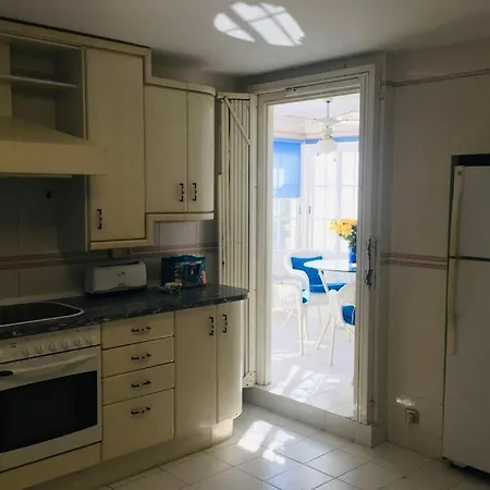 Villa Estilo Californiano Con Piscina