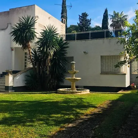 Villa Estilo Californiano Con Piscina