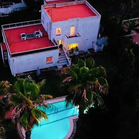 Вилла Estilo Californiano Con Piscina Рода-де-Бара